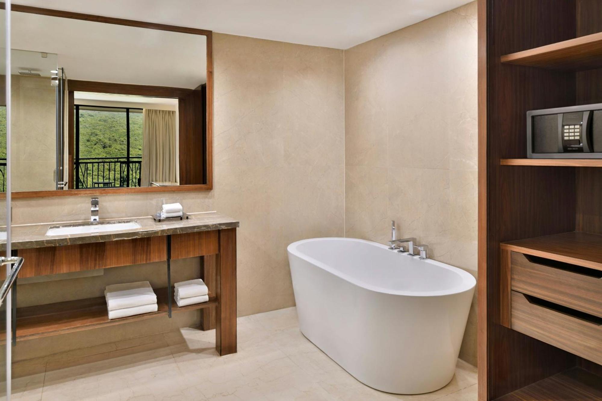 Courtyard By Marriott Mahabaleshwar Hotell Eksteriør bilde
